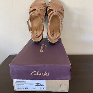 Clarks Leisa Lucia Leather Sandals Beige Size 5M